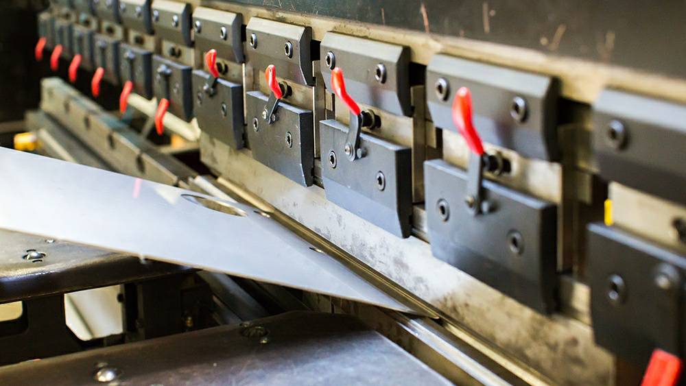 制作钣金加工项目都有哪些基础设备？-皇冠·app官方站入口-Royal皇冠(中国)